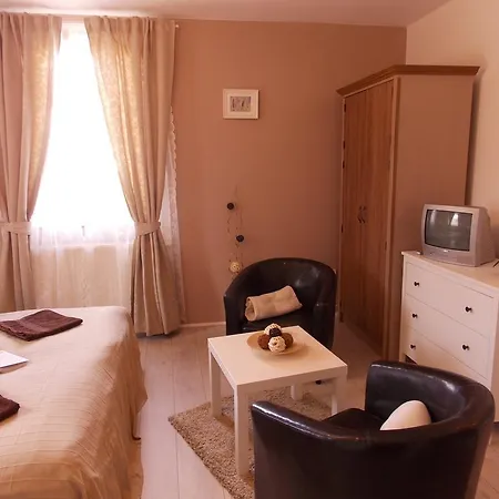 아파트 Eden Apartmanhaz 블로톤퓌레드