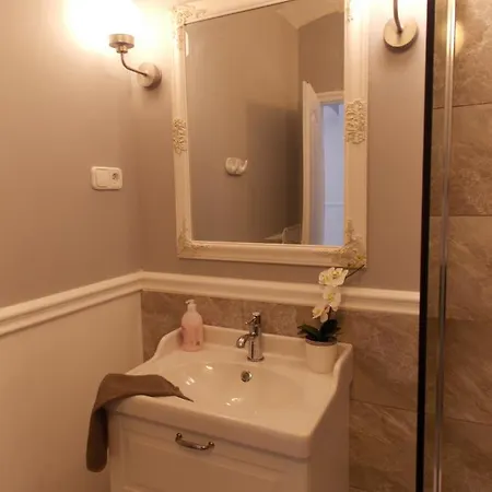 Eden Apartmanhaz