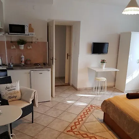 Apartment Eden Apartmanhaz *