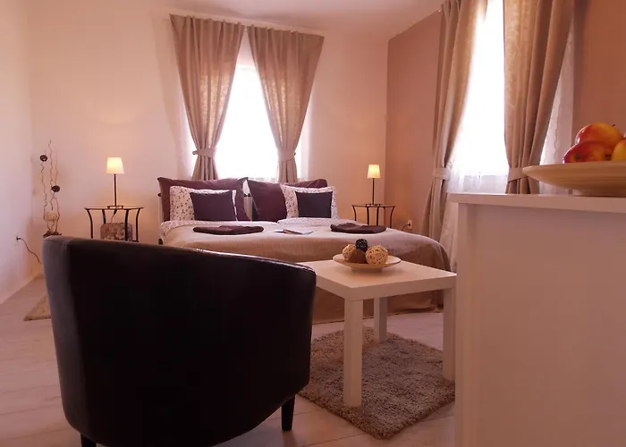 Eden Apartmanhaz Апартаменты *