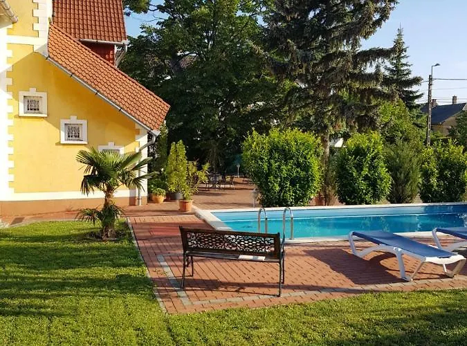 Eden Villa - Family Apartmanok Lägenhet *